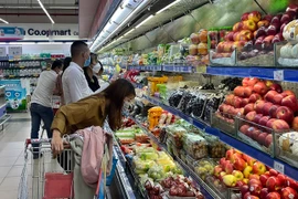 Theo dõi chặt chẽ giá cả, nhất là sau khi tăng lương