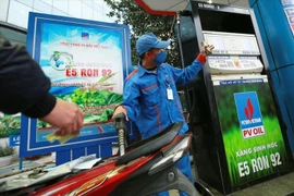 Thông tin "Malaysia muốn bán xăng giá rẻ cho Việt Nam": Thủ tướng yêu cầu theo dõi, xử lý