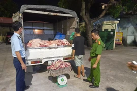 Ngăn chặn kịp thời gần 1,4 tấn thịt lợn ôi thiu đang trên đường tiêu thụ