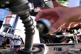 Giá xăng dầu giảm thêm 600 đồng/lít