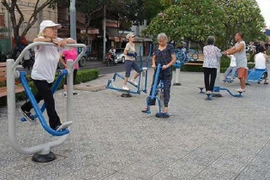 Dân số Việt Nam vượt 100 triệu người