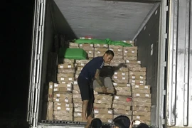 Phát hiện gần 25 tấn chân gà đông lạnh không rõ xuất xứ đang trên đường tiêu thụ