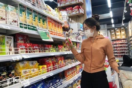 Phát triển mạnh bán lẻ đa kênh, bán lẻ qua di động