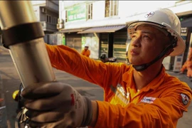 Phòng làm việc các đơn vị điện lực khu vực miền Bắc phải tắt điều hòa để tiết kiệm điện