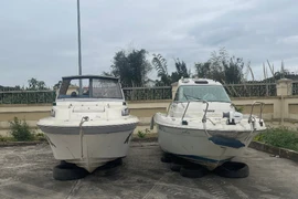 Tạm giữ lô hàng máy thủy đã qua sử dụng nghi nhập lậu 