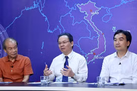 Nên để doanh nghiệp tự quyết giá xăng dầu?