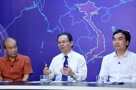 Nên để doanh nghiệp tự quyết giá xăng dầu?