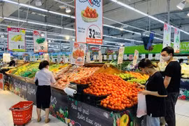 Hà Nội giãn cách phân vùng “đỏ- cam- xanh”: Người dân đi chợ như thế nào?