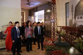 Triển lãm nghệ thuật và giới thiệu sách “Điện phố”