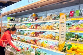 Thị trường đồ lễ cúng Rằm tháng Bảy sôi động