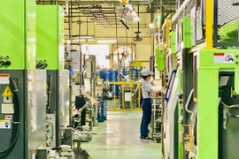 Giá xăng giảm mạnh: Đâu chỉ doanh nghiệp mừng, người lao động cũng vui!