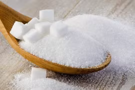 Giao 8 thương nhân nhập khẩu 107.000 tấn đường