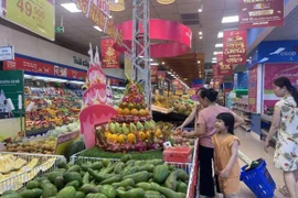 Nhiều nhóm hàng hóa thiết yếu tăng giá