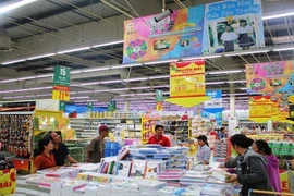 Giảm giá nhiều mặt hàng mùa khai giảng