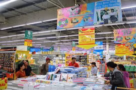 Giảm giá nhiều mặt hàng mùa khai giảng