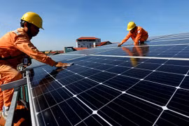 Chính phủ yêu cầu khẩn trương hoàn thiện cơ chế khuyến khích lắp đặt điện mặt trời mái nhà