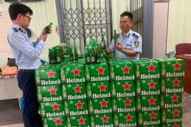 Tạm giữ 2.400 chai bia nhãn hiệu Heineken không có hóa đơn, chứng từ hợp pháp