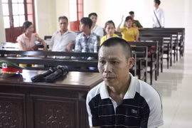 Đâm chết hàng xóm vì câu nói, lĩnh án 20 năm tù