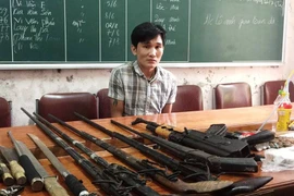 Vây bắt kẻ lập lán trại buôn ma túy trong rừng sâu, thu nhiều vũ khí 'nóng'