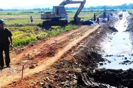 Người đàn ông bị điện giật tử vong khi dùng máy bơm nước