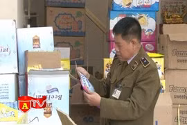 Thu giữ hơn 200 thùng bánh kẹo không rõ nguồn gốc 