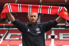 M.U tưng bừng ra mắt Mourinho