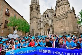 Chi 5,5 triệu bảng Anh cho 2.500 nhân viên đi nghỉ mát ở Tây Ban Nha