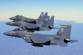 Mỹ lần đầu triển khai 8 chiến đấu cơ F-15C tới Phần Lan đối phó Nga