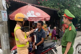 Sắp tới, Cảnh sát giao thông có quyền tạm thời đình chỉ các hoạt động tại vỉa hè