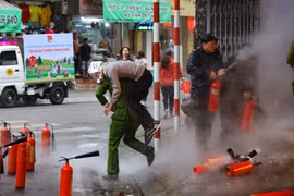Cảnh sát phòng cháy, chữa cháy chẳng nề hiểm nguy, vì bình yên của nhân dân
