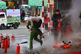 Cảnh sát phòng cháy, chữa cháy chẳng nề hiểm nguy, vì bình yên của nhân dân