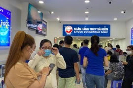 Từ 1-7: Áp dụng cách xử lý mới nhất khi ngân hàng bị rút tiền hàng loạt 