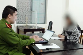 Từ vụ cô gái bịa chuyện bị cướp điện thoại: Báo tin giả bị xử lý ra sao?