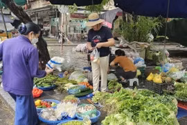Lợi dụng mưa bão, đầu cơ găm hàng trục lợi có thể bị phạt tới 5 tỷ đồng, phạt tù tới 15 năm