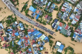 Mới: Chủ tịch xã, phường có quyền quyết định hỗ trợ người dân vùng bão lũ khi khẩn cấp