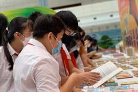 Từ 12/2: Các trường học được quyền tự chọn sách giáo khoa 