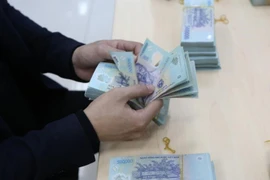 Sắp tới, những đối tượng nào sẽ bị cưỡng chế khấu trừ tiền từ tài khoản?