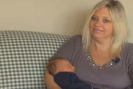 Con bị bú nhầm, mẹ kiện bệnh viện