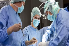 Lần đầu tiên trên thế giới ghép thận thành công vào vị trí lá lách