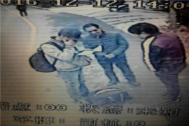 Con trai bật khóc khi đọc thư của mẹ