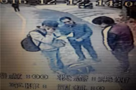 Con trai bật khóc khi đọc thư của mẹ