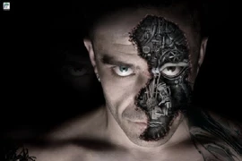 Con người sẽ trở thành sinh vật cơ khí hóa?