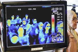 Tổng thống Hàn Quốc họp khẩn, 200 trường học đóng cửa vì virus MERS