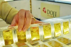 Giá vàng lao dốc mất hơn 600.000 đồng mỗi lượng