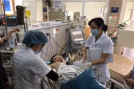 Hà Nội: Uống nửa lít rượu trắng, một người nghiện ma túy phải đi cấp cứu