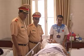 CAQ Hoàng Mai bắt giữ đối tượng lái ô tô đâm vào CSGT