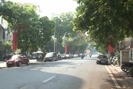 Dự kiến vẫn thu phí lòng đường, hè phố