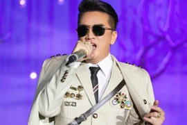 Thanh tra Văn hóa vào cuộc làm rõ bộ trang phục "lạ" của Đàm Vĩnh Hưng