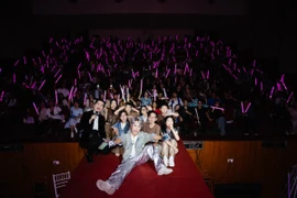 Ca sĩ trẻ nghệ danh HÚH trình làng album 10 ca khúc tự sáng tác