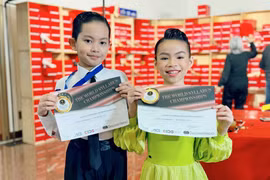 Không hổ danh "con nhà nòi", con trai Khánh Thi - Phan Hiển lần thứ 2 vô địch thế giới